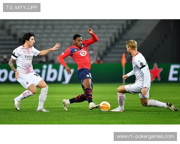 托万赛后拥抱昂热小将，法甲传承瞬间感动观众